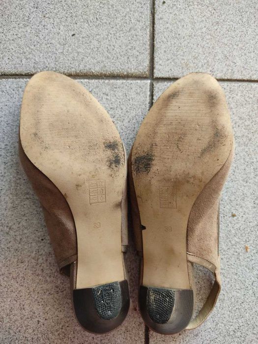 Sandália de festa com tacão