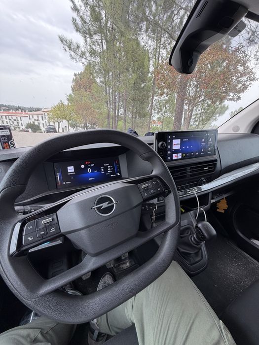 Opel Vivaro 2024 Full Led 1,5Blue Hdi