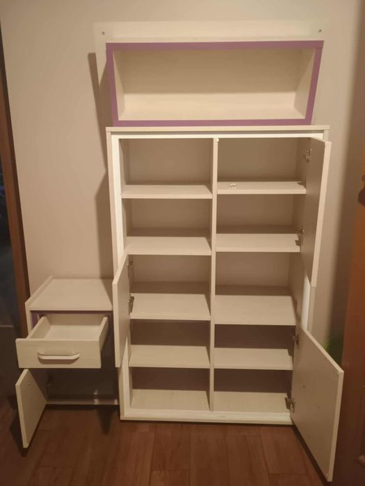 Meble do pokoju dla dziewczyny, komplet