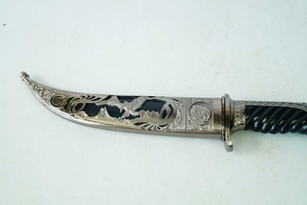 Dekoracyjny nóż myśliwski na prezent jastrząb 1