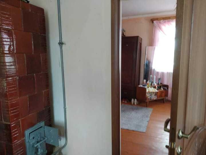 Будинок із змлею