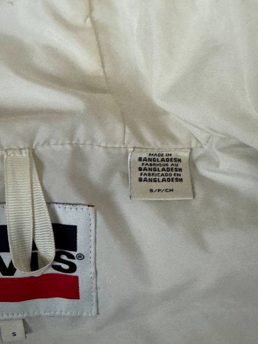 Пуховик жіночий Levis