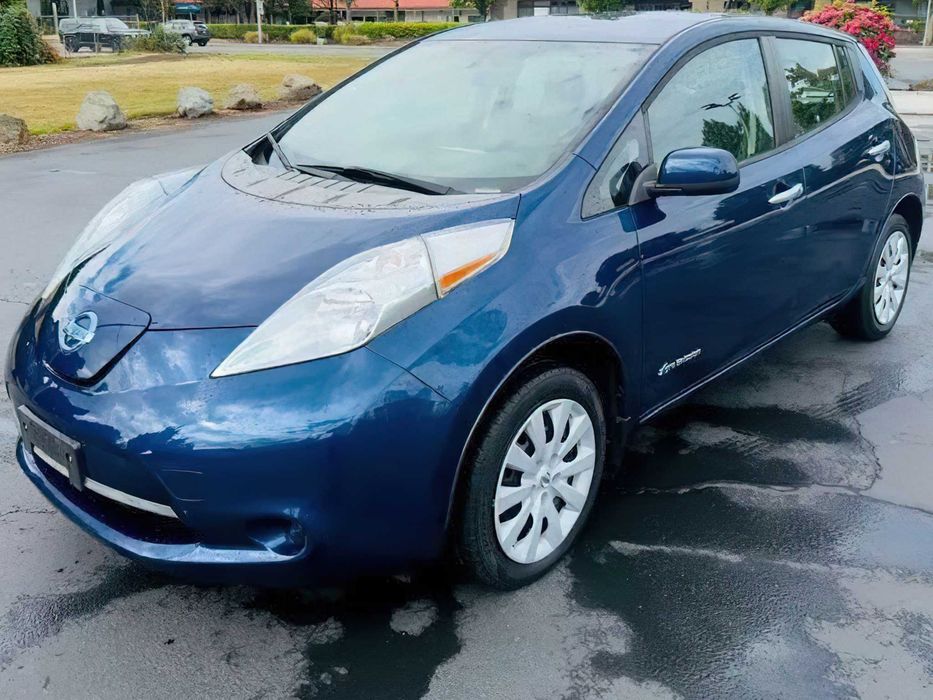 Nissan LEAF S      2017