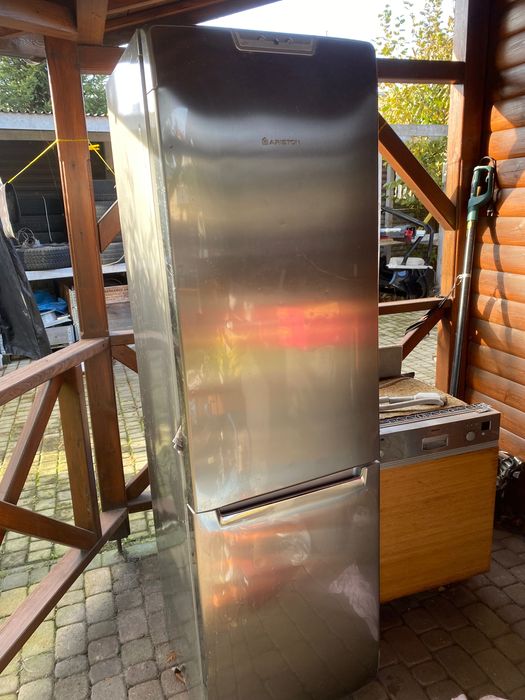 Lodówka lodówko-zamrażarka Ariston 200cm mbl2022 c