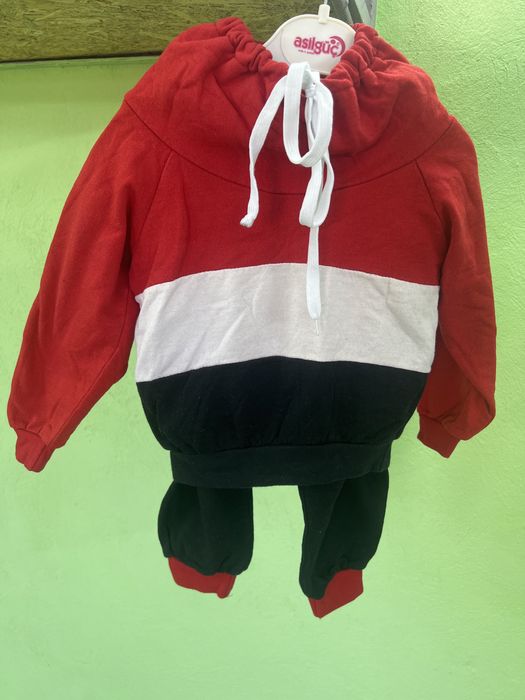 Спортивний костюм на дівчинку 2-3 роки