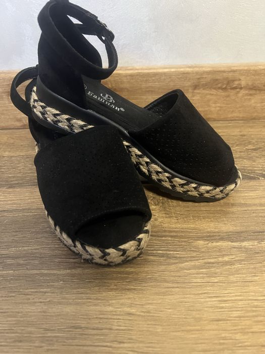 Босоножки, туфли