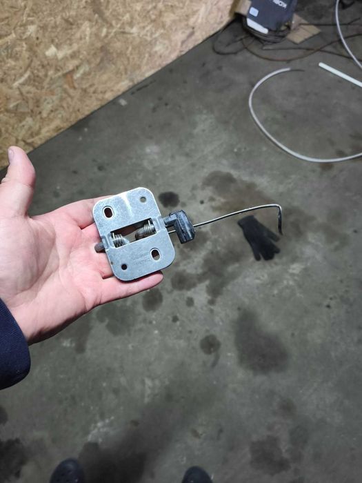 Замок капота Volkswagen ID 4