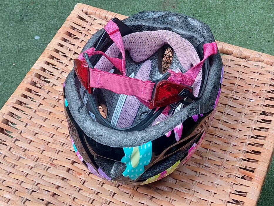 Kask rowerowy dziecięcy Giro Rascal 50-54 cm – motyw kwiatowy