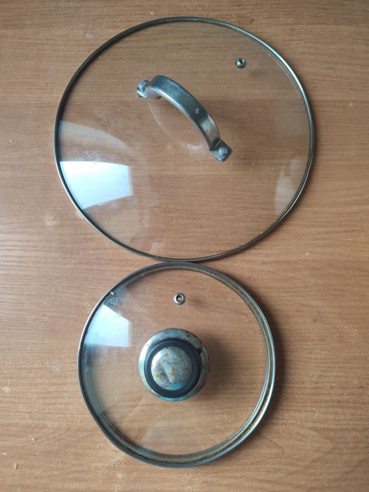 Продам дві кришки для кастрюль