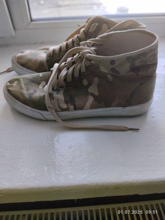 Взуття для підлітків