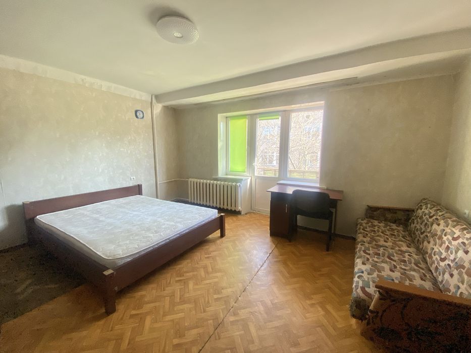 1к біля Дарницької площі, вул.Празька 3, поруч М.Дарниця,Чернігівська