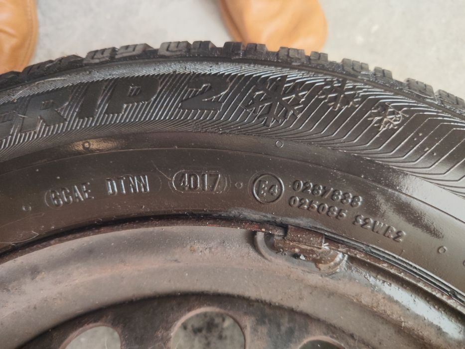 Zimowe Opony Master Grip 2 195/65 r15 na feldze plus kołpaki