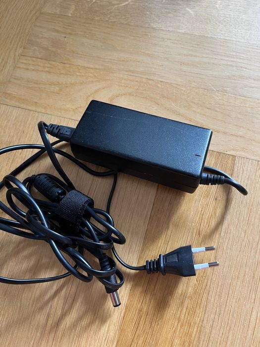 Zasilacz Toshiba