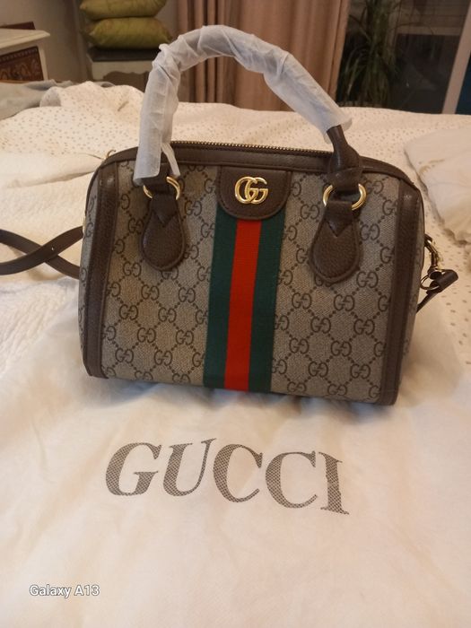 Mala GUCCI  nunca usada tamanho pequeno
