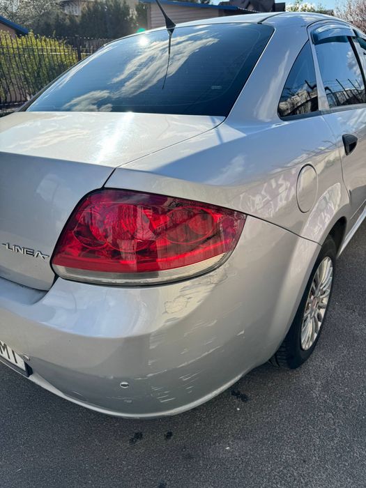 Автомобіль FIAT  Linea