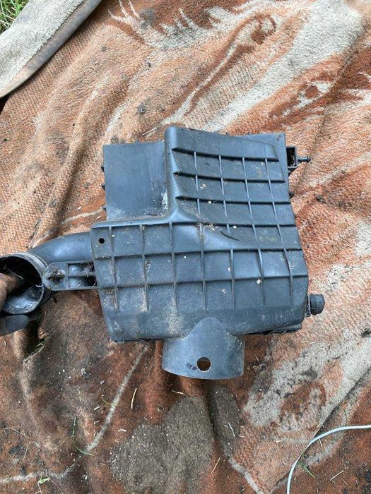 Корпус повітряного фільтра Opel Omega B 2.0i 94-03 Опель 90448355