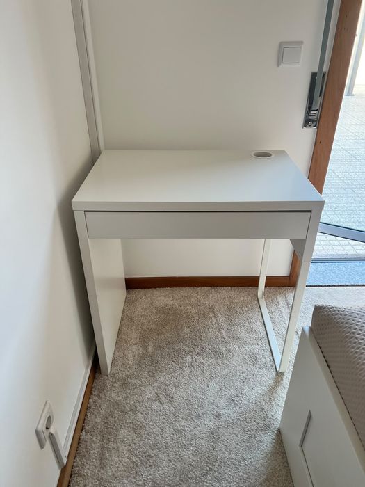 Secretária branca (ikea)