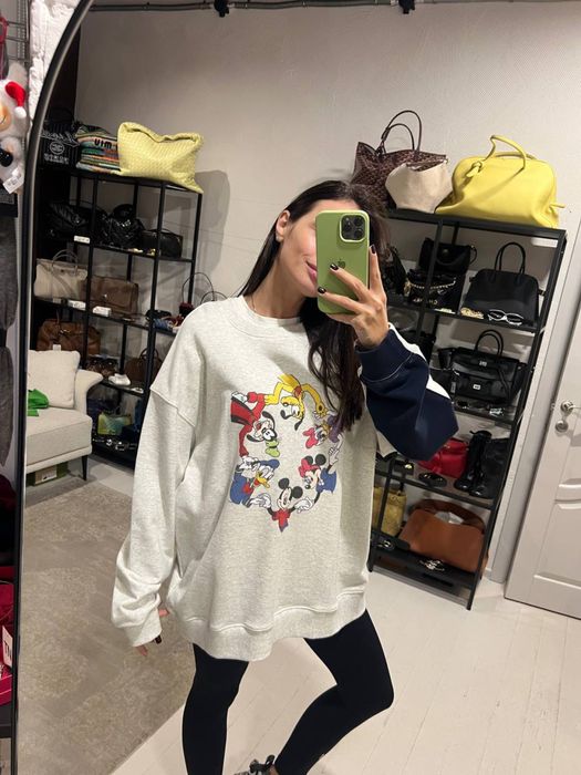 Стильний світшот з мікі маусами! Розмір М-L! Розпродаж до 70%