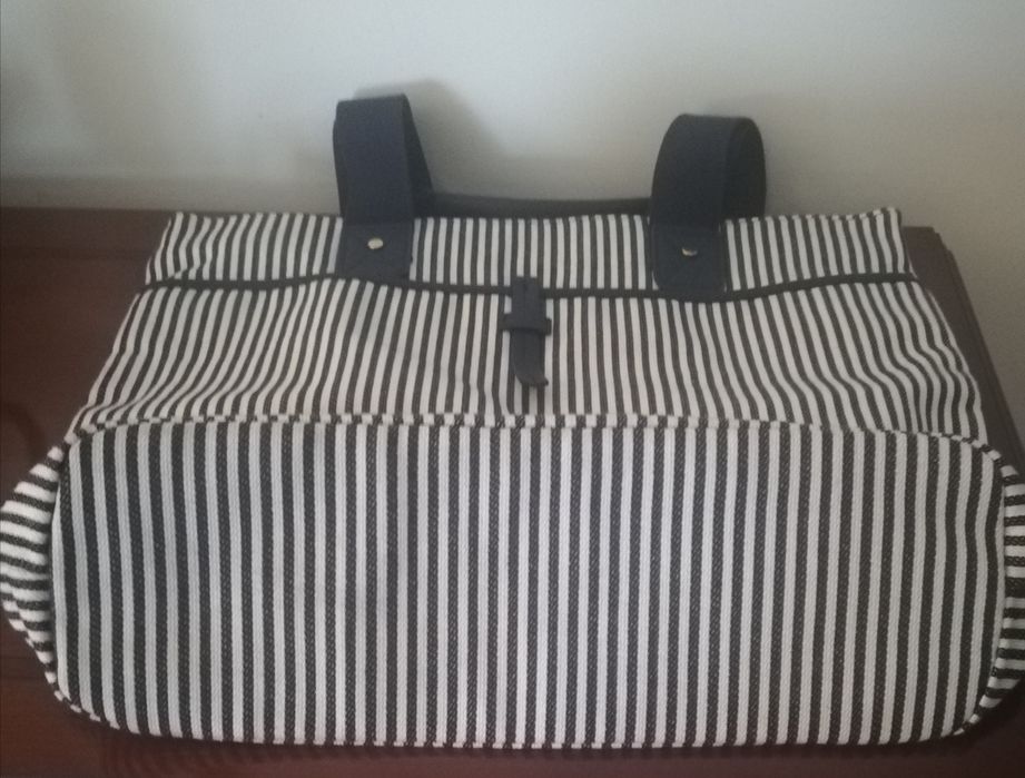 Saco de tecido, branco com riscas azul escuro. Novo