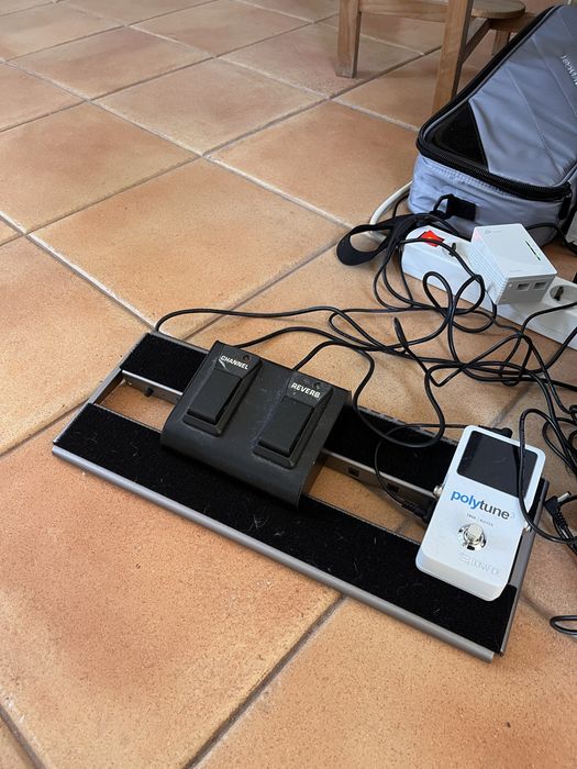 Amplificador Bugera G20 Infinium + Speaker 2x12