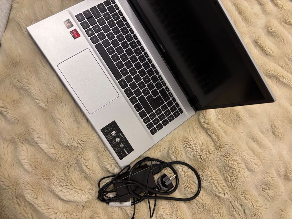Portátil Acer Aspire 3, 15 polegadas e 952G