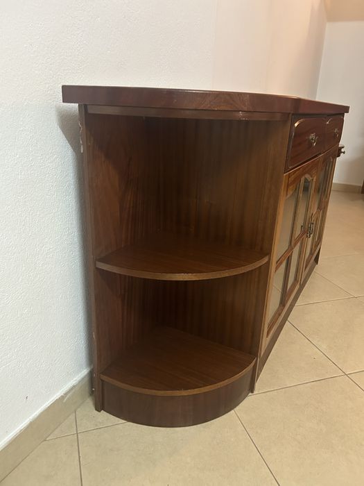 Armário para envernizar ou restaurar