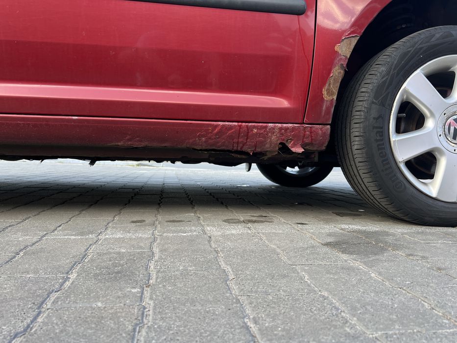 Продам дуже економний Vw caddy оригінальний пассажир  life 1.4 газ/бенз 2005р.
