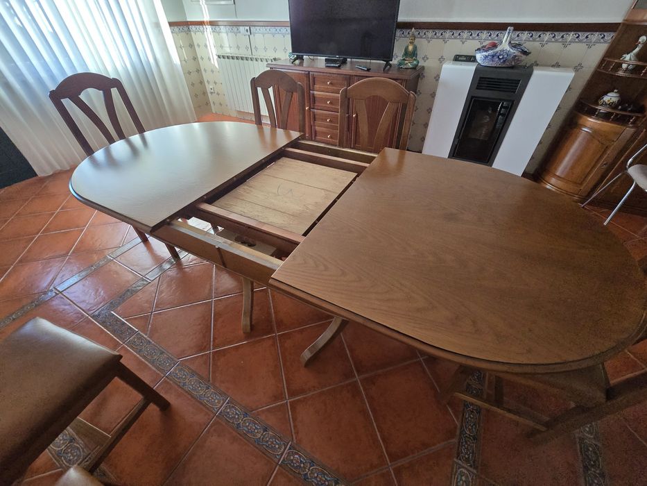 Mesa de madeira para sala de estar