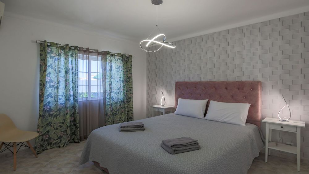 Moradia M3 c/ Piscina p/ Férias 400m Praia da Galé, Albufeira-Algarve.