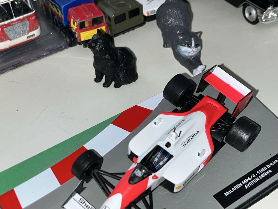 Коллекционная модель Mclaren m4/4