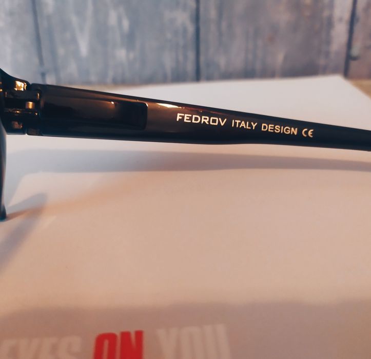 Очки для зрения с стеклянной линзой