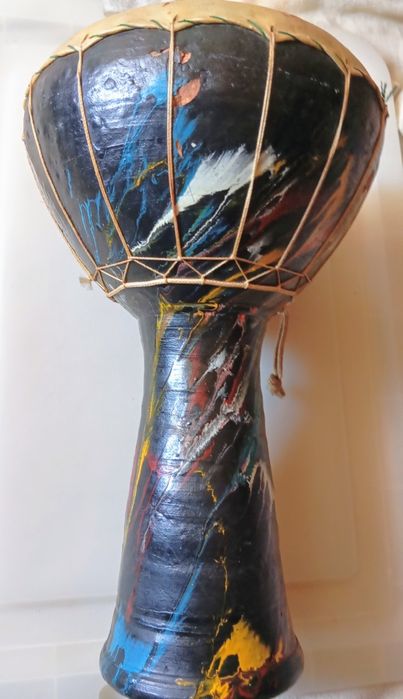Djembe tradicional em barro e couro.Para reaproveitar. Não é neg..
