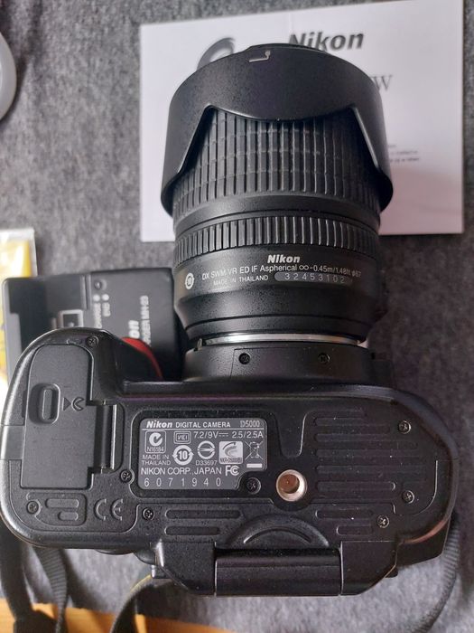 Nikon D5000 plus obiektyw Nikkor 18-105 ,zestaw