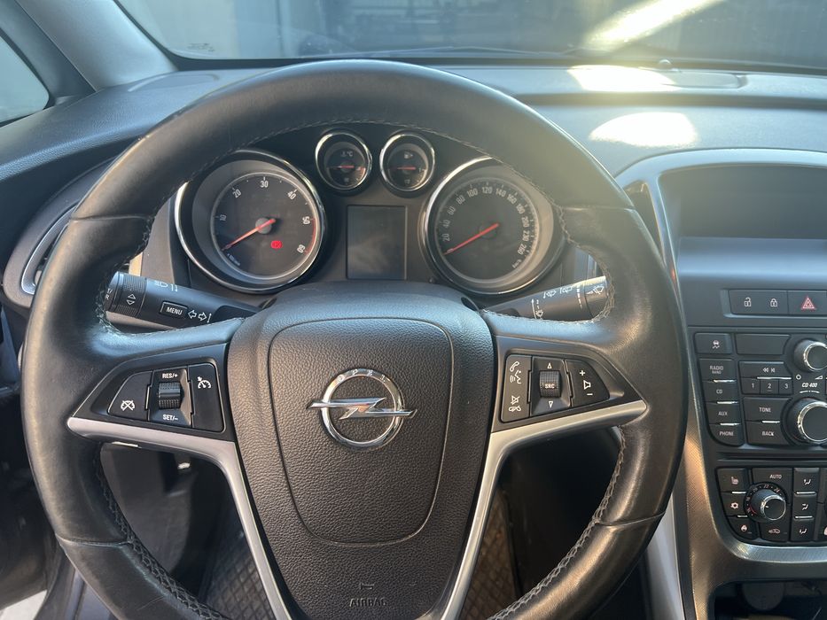 Продам Opel Astra j