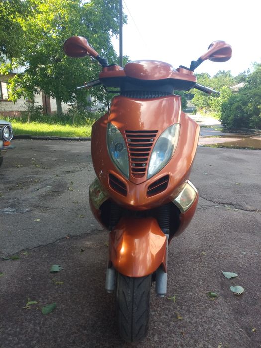 Продам скутер кумсо бет він