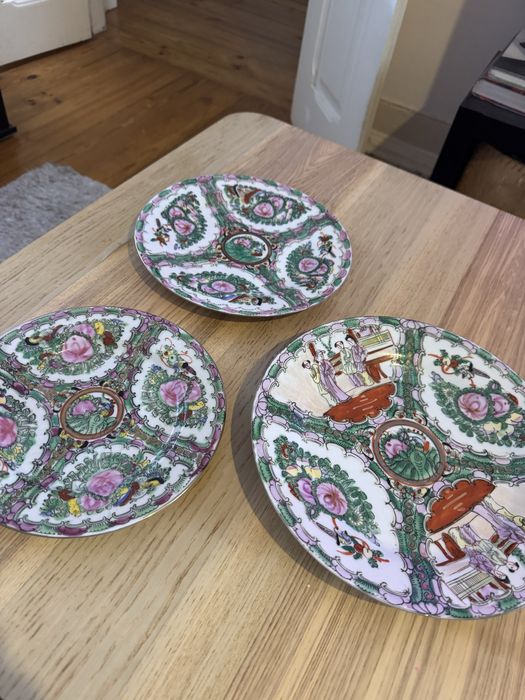 Conjunto 3 pratos de cerâmica pintados à mão