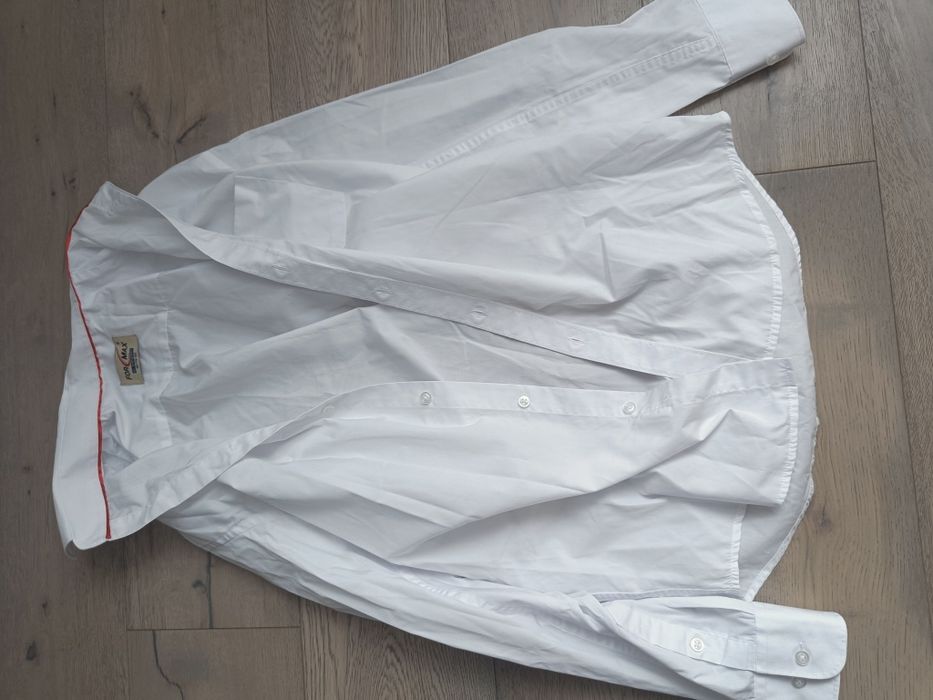 Biała koszula z kieszonką