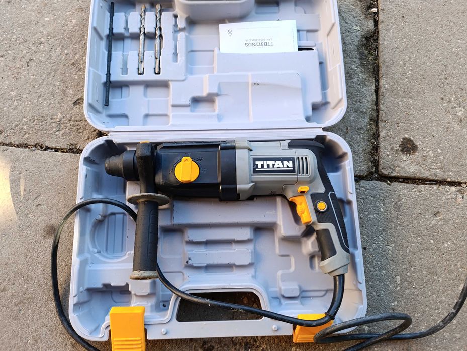 Młotowiertarka wiertarka udarowa Titan TTB872SDS 750W sds+ 4 funkcje
