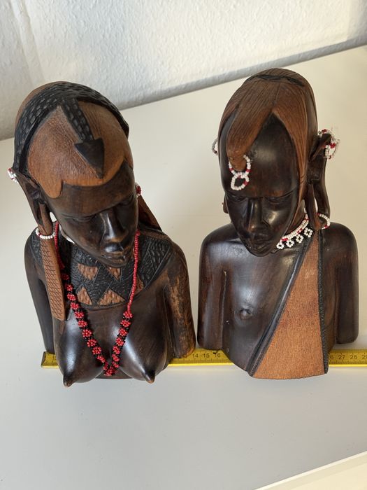 Африканські  статуетки, пара Африканських бюстів з історією
