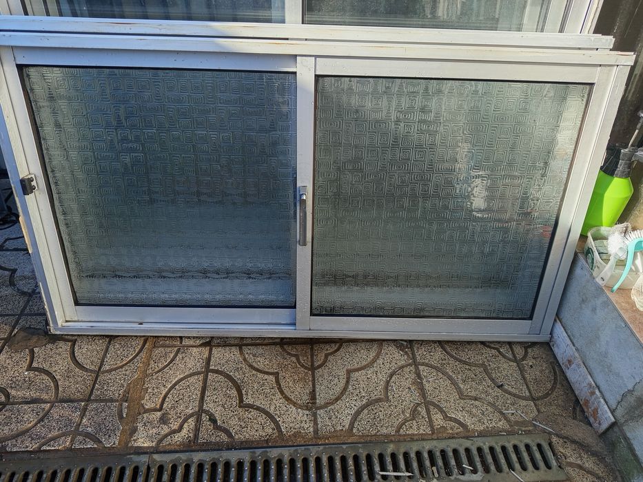 Porta e janelas alumínio bom estado