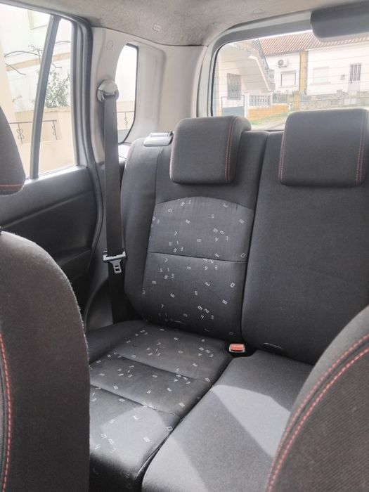 Mazda 2
2007 
Motor 1.4 diesel 
5 lugares