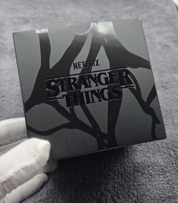 Limitowany Casio G-Shock x Stranger Things DW-5600STT-1ER (Kolekcjonerski)