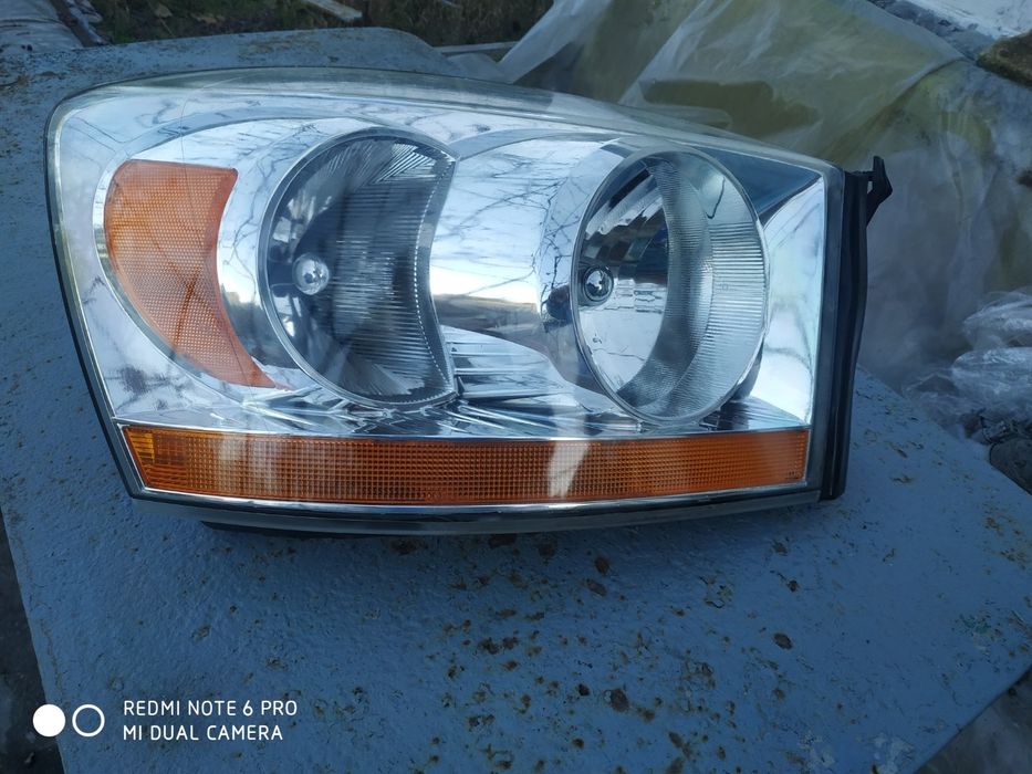Фара   Toyota  Camry,Toyota Avensis T27,Chevrolet Trax,Dodge Ram
