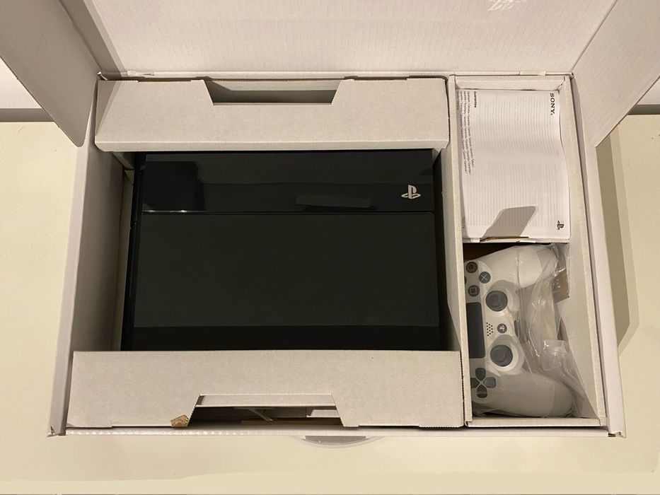 PS4 + Comando + Suporte