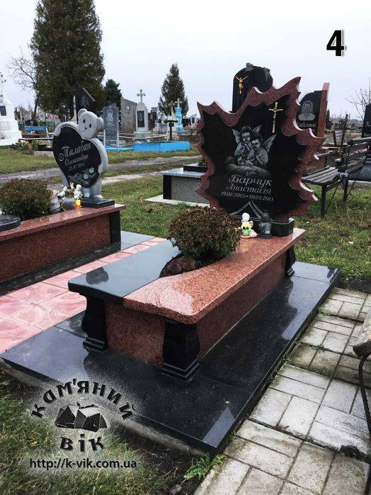 Пам'ятники Сторожинець