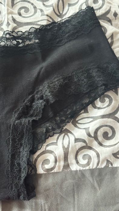 Victoria Secret czarne majtki M