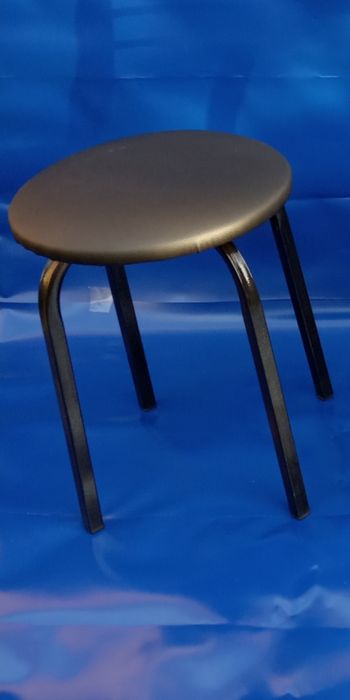 Табуретки кухонные. Новые . На металло каркасе.