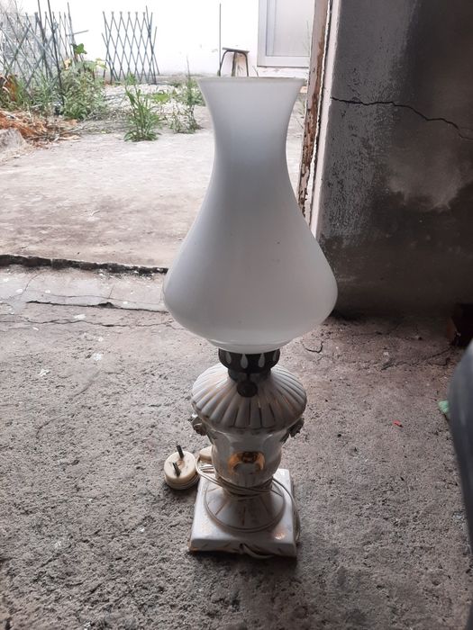 Candeeiro antigo429088353299343361