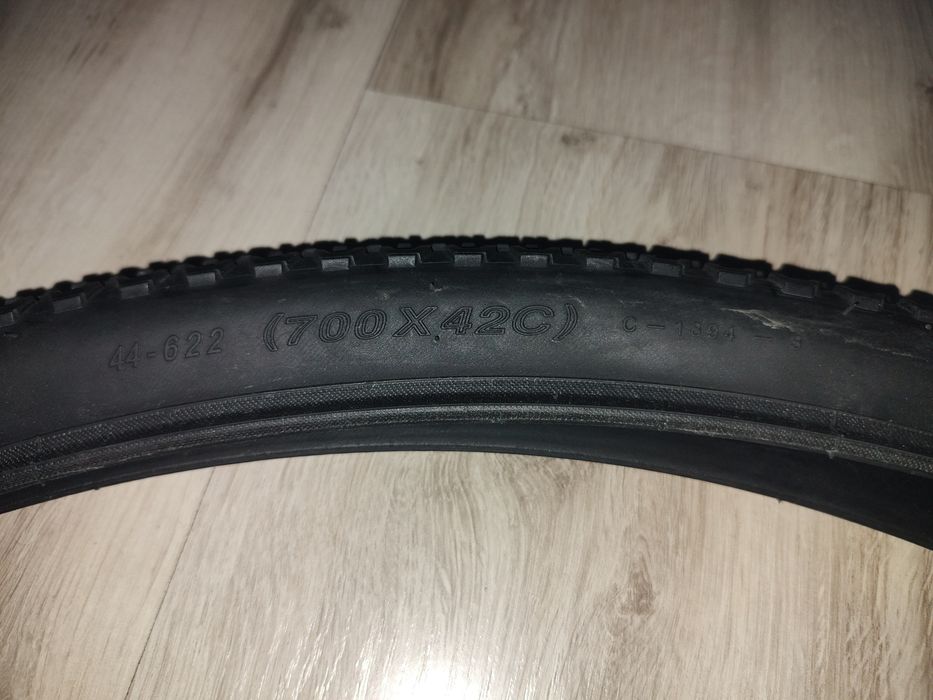 Opona CST PIKA 700x42C 44x622 28x1,625