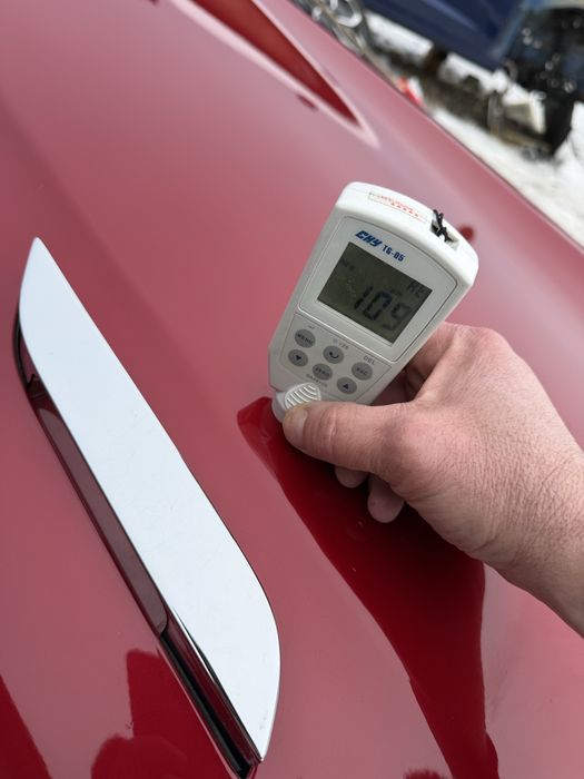 Двері передні праві Tesla model S Тесла модель C  червоні.